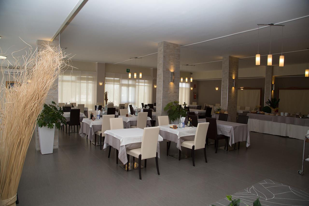 Hotel Umberto 로솔리나 마레 외부 사진